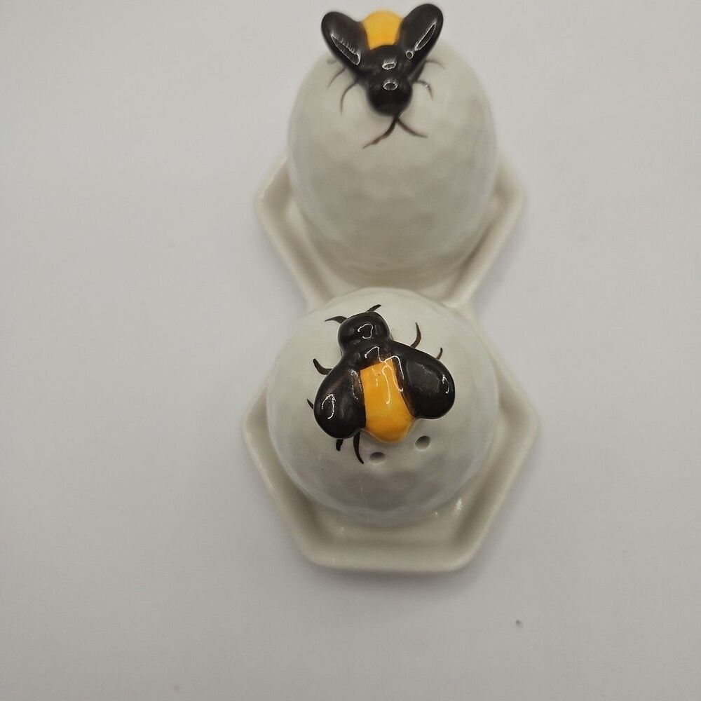 White Ceramic Bee Hive Salt and Pepper Shakers with Honeycomb Tray 3" - Picture 7 of 16